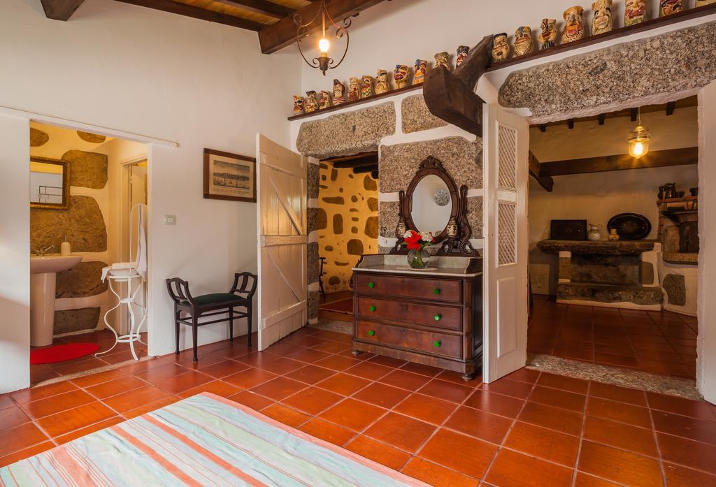 1720 Quinta Da Cancela - Winery & Farmhouse غيمارايش الغرفة الصورة